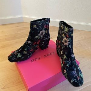 Betsey Johnson Talia Boots